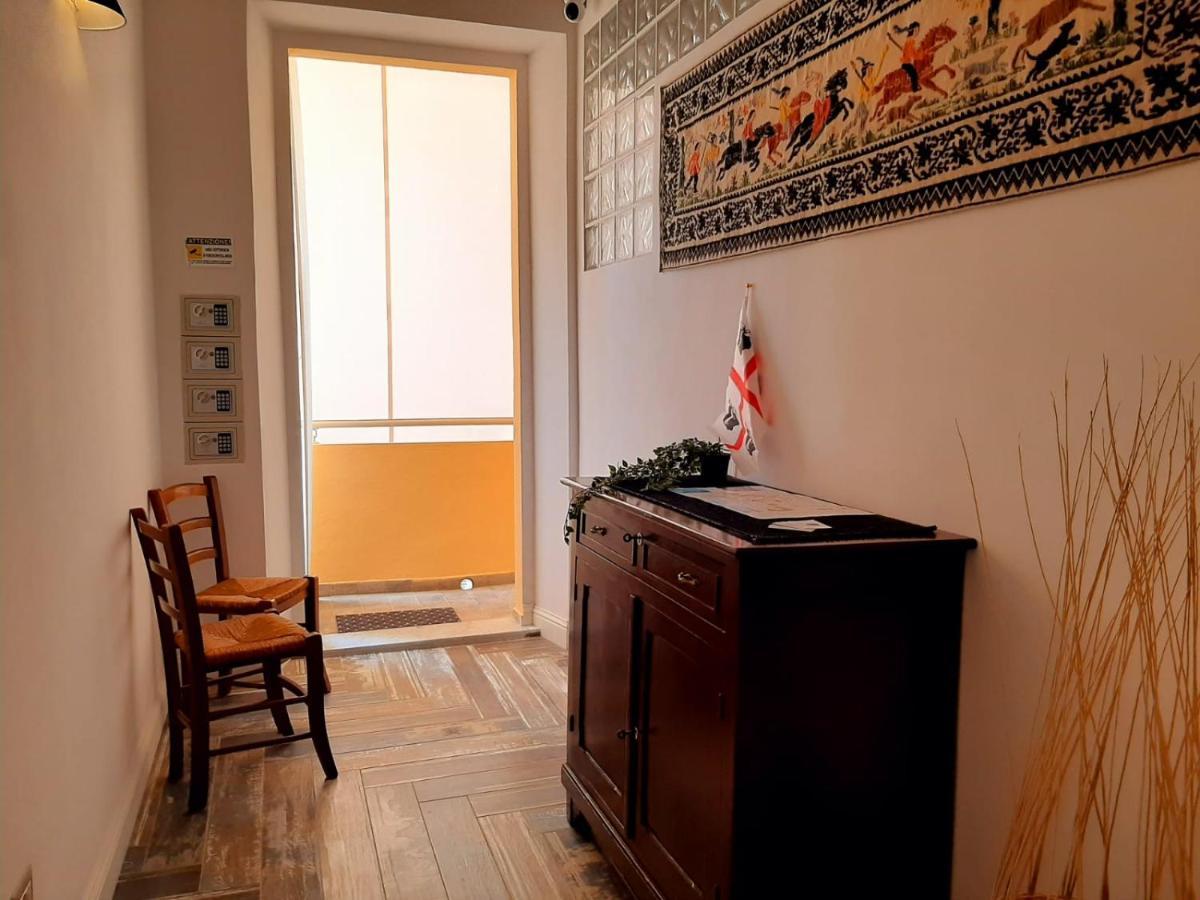 Bed and Breakfast Sa Mama 'E Su Sole Cagliari Exterior foto